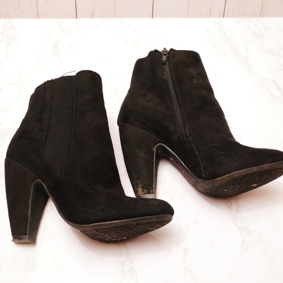 Black heeled ankle boots - Picture 3 of 11